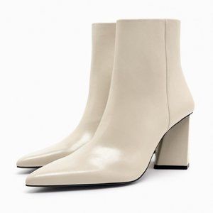BRAND NEW ZARA TRIANGULAR HEELED ANKLE BOOTS WHITE